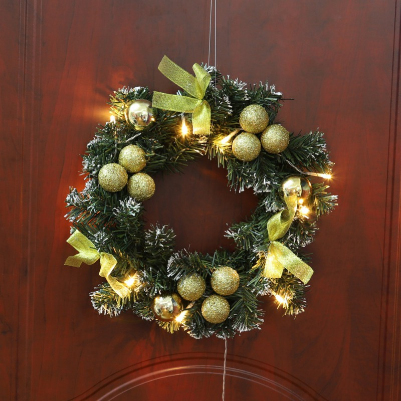 Artificial LED Lighted Christmas Hanging Wreath