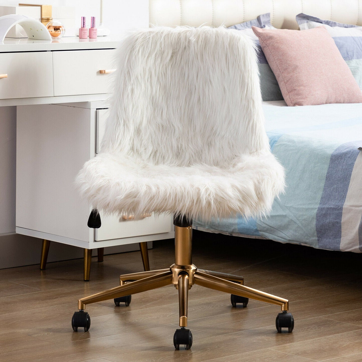 Luxurious Rolling Faux Fur Fuzzy Desk Chair